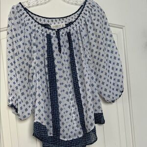 Ambercrombie & Fitch White and Blue Blouse
